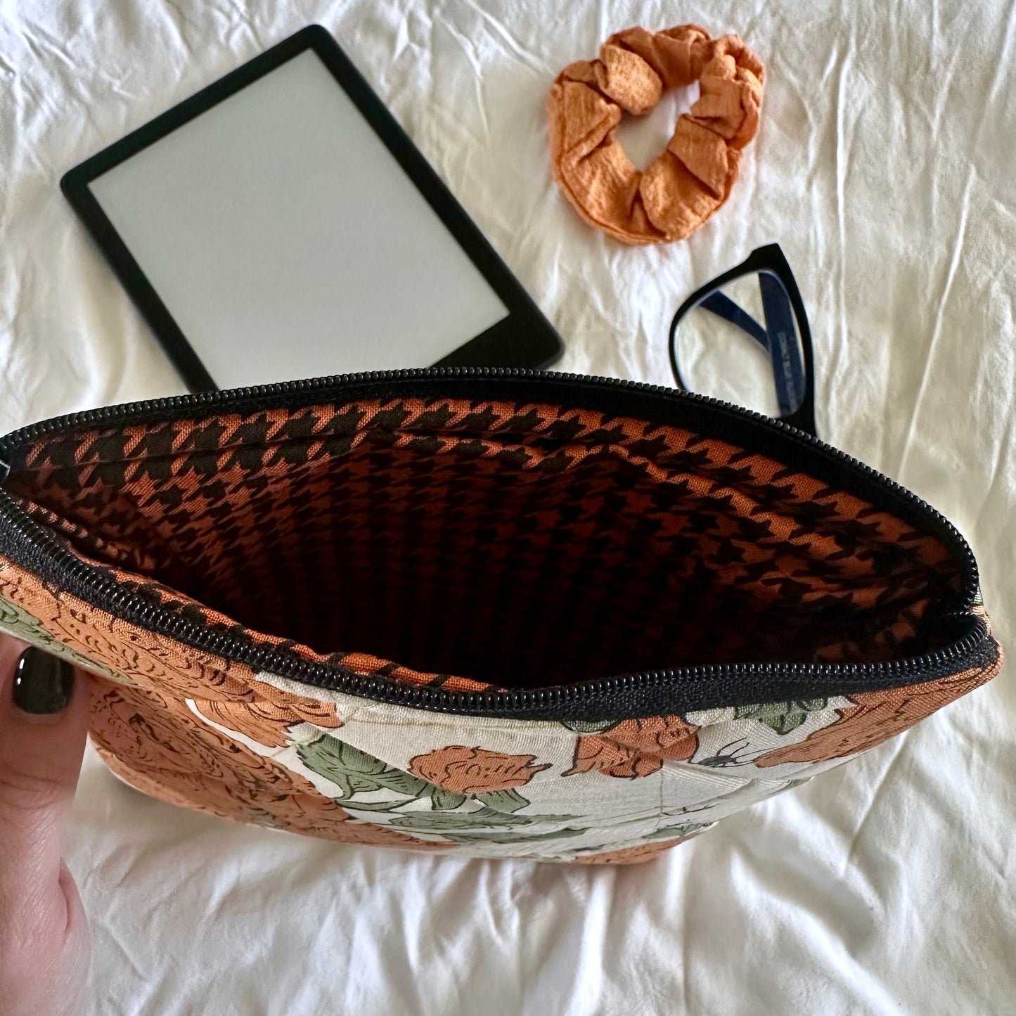 Spooky Floral Fall Kindle Sleeve (Orange)