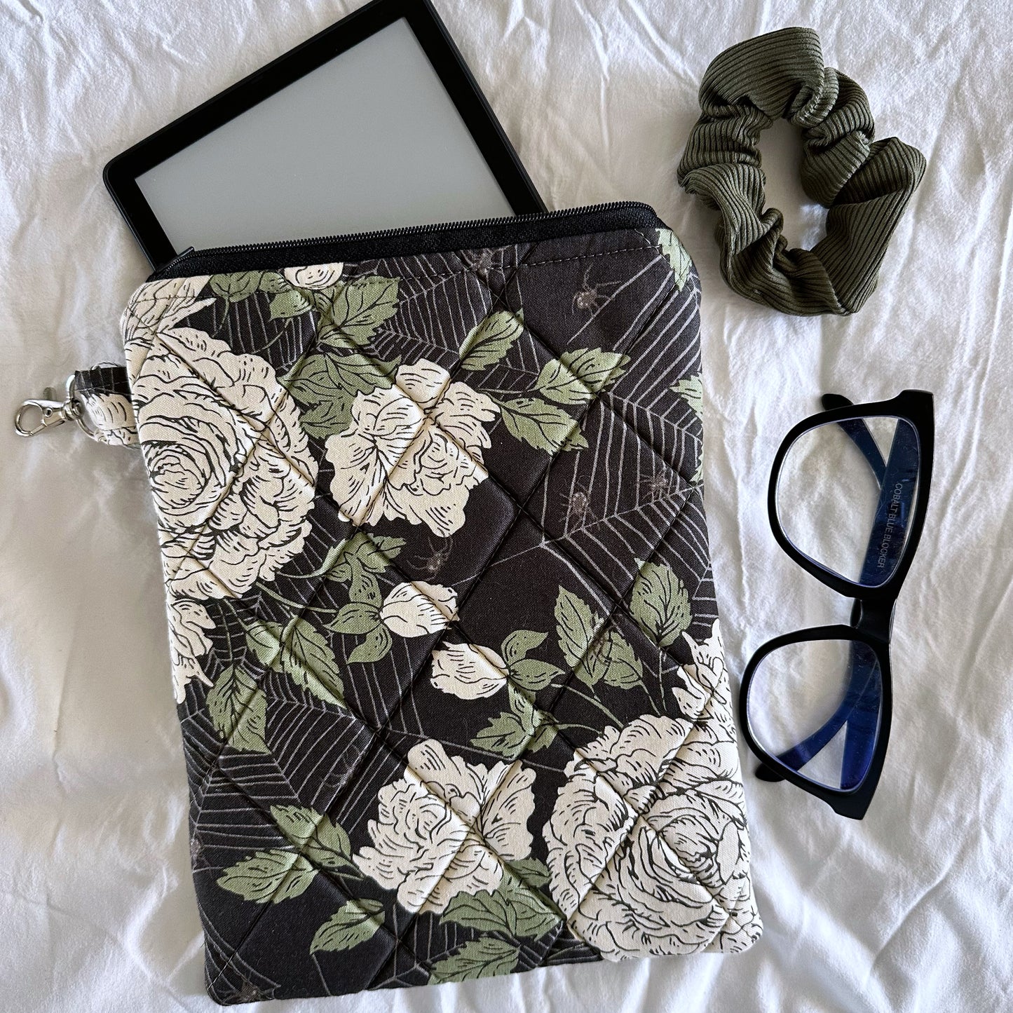 Spooky Floral Fall Kindle Sleeve (Green)