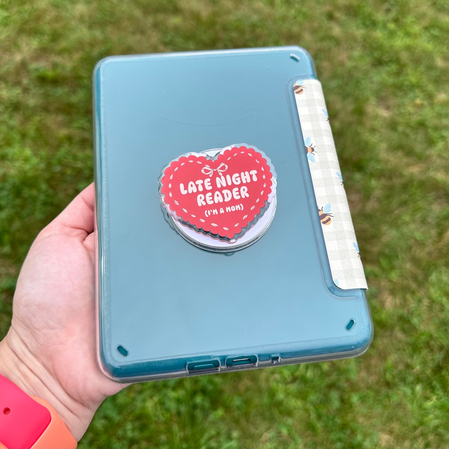 I'm A Mom - Late Night Reader MagSafe Phone & Kindle Grip