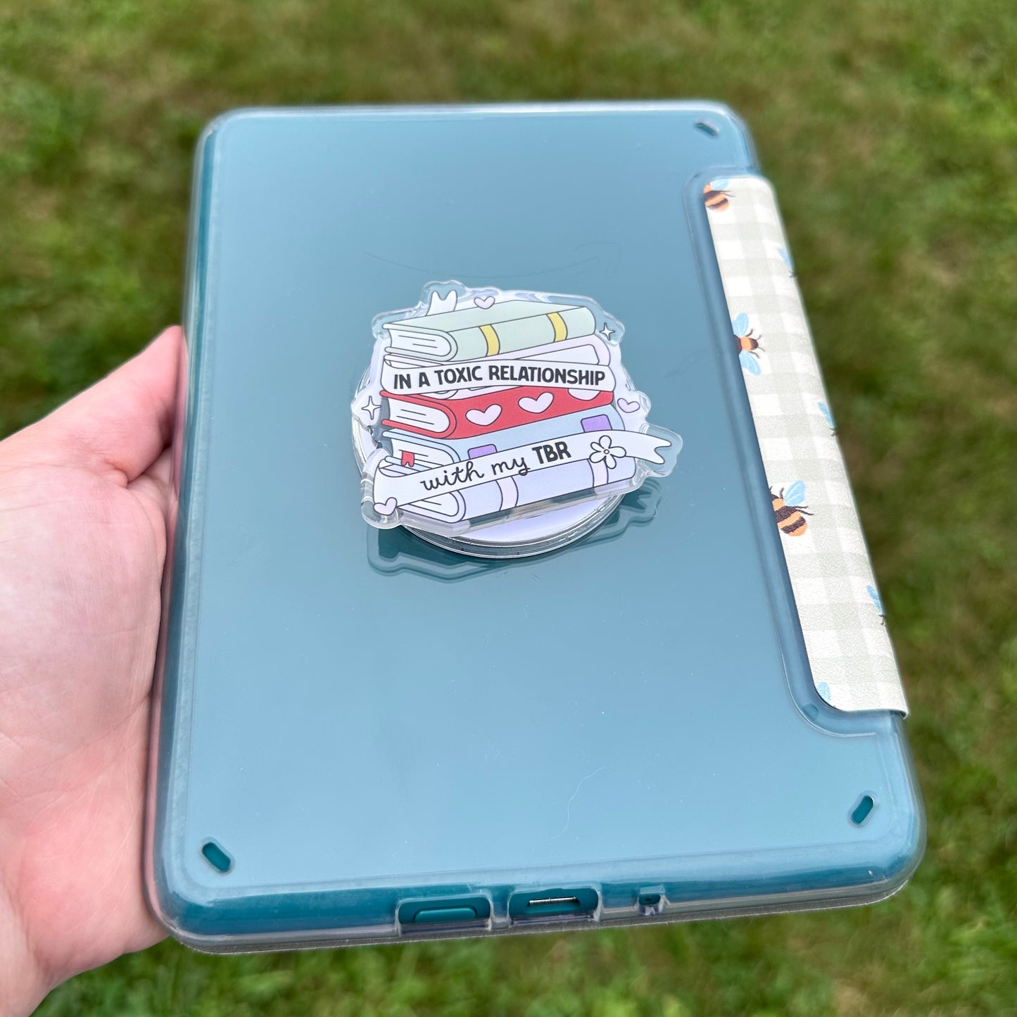 Toxic Relationship With My TBR MagSafe Phone & Kindle Grip